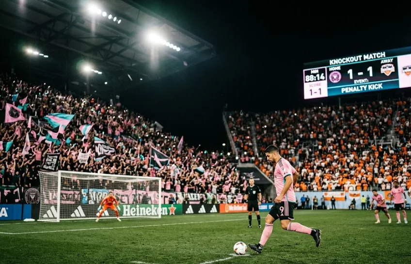 Luis Suárez penalty moment in the inter miami vs tigres uanl timeline quarterfinal at Chase Stadium 2025